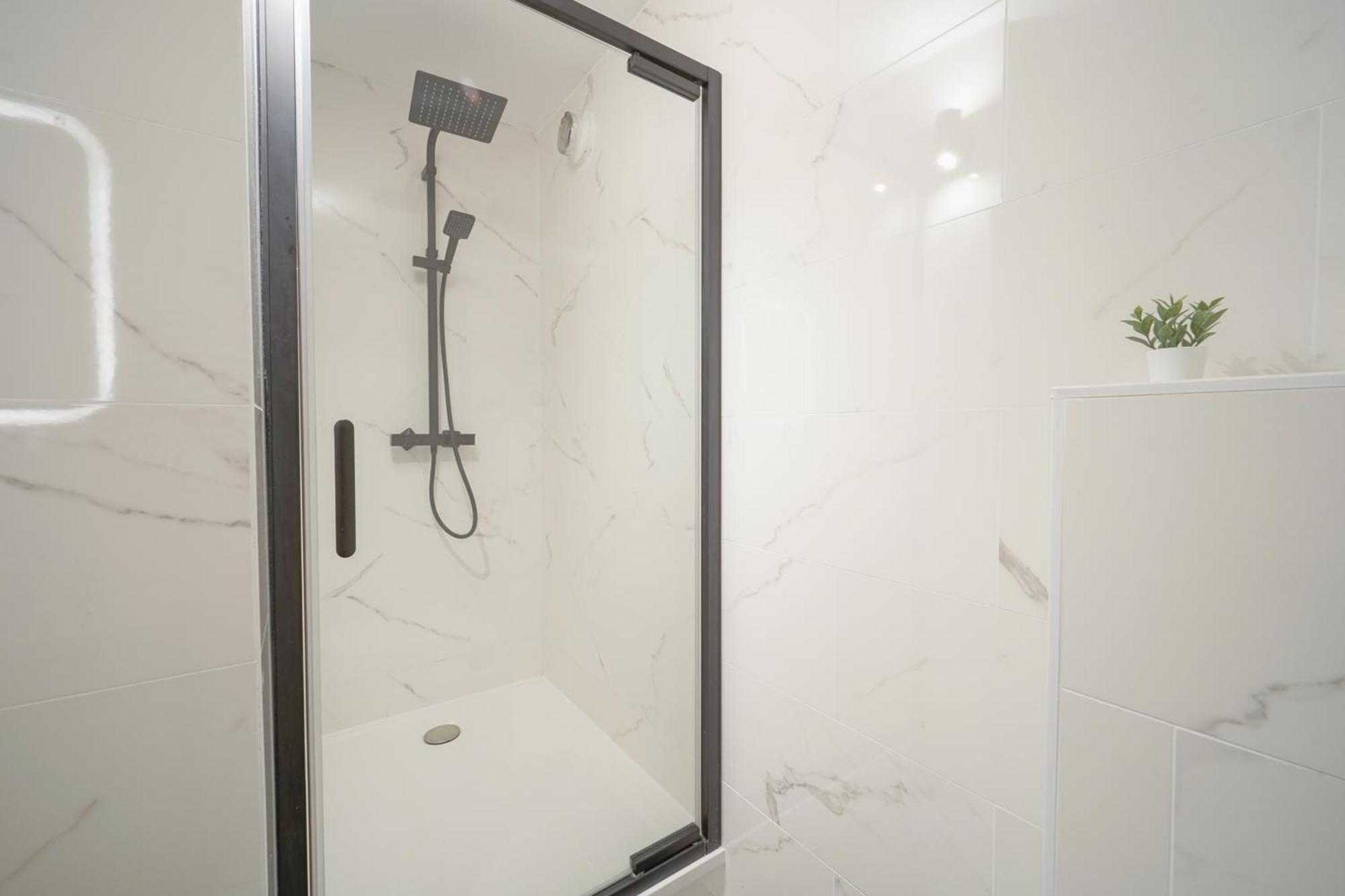 Complete 1Br With Balcony Only 5 Min. On Foot To Metro By Doorman Apartment Saint-Ouen  Exterior foto